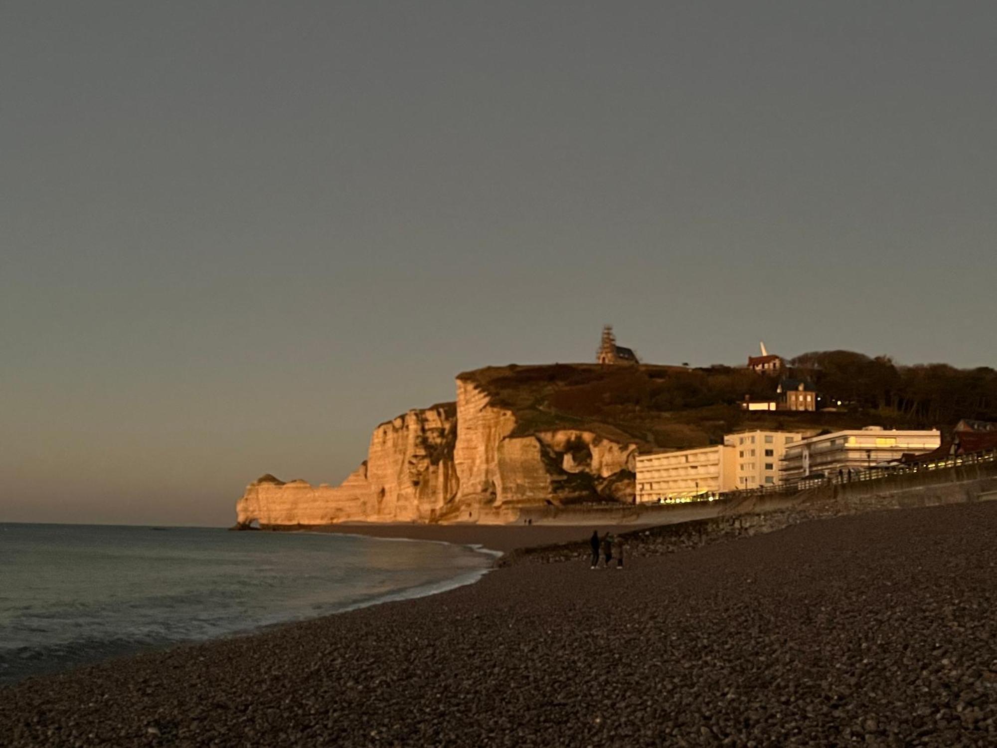 Suite Avec Grande Terrasse Et Parc - Gite Classe 4 Etoiles Étretat Eksteriør billede